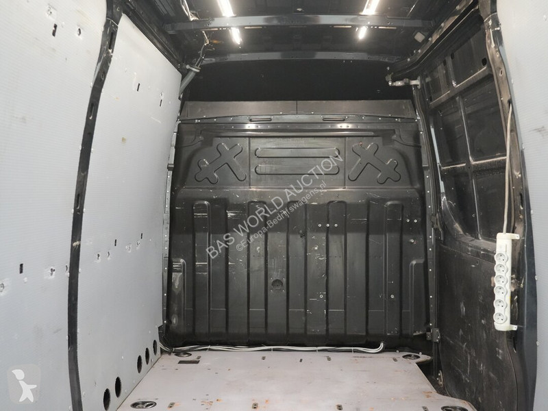 Véhicule utilitaire Iveco 35S14