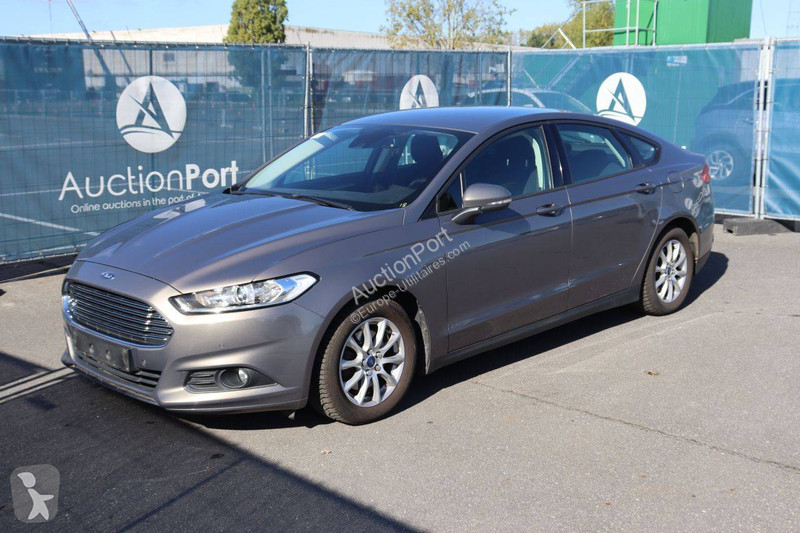 Véhicule utilitaire Ford