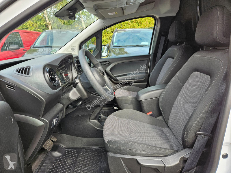 Véhicule utilitaire Mercedes 110 CDI...