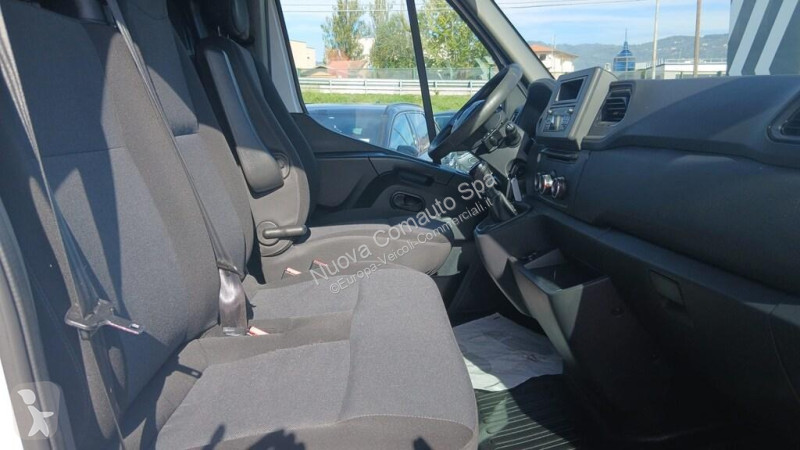 Véhicule utilitaire Renault III