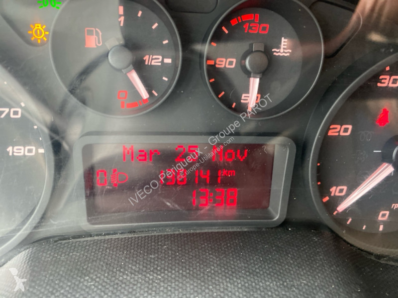 Véhicule utilitaire Iveco 35C14 Empattement...