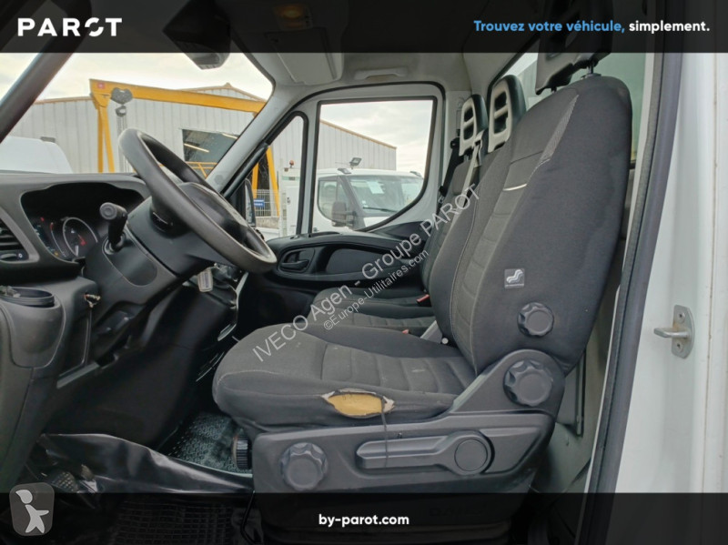 Véhicule utilitaire Iveco 35C14 empattement...