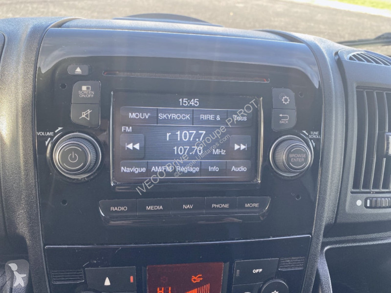 Véhicule utilitaire Citroën 30 L2H2 2.2 BlueHDi...