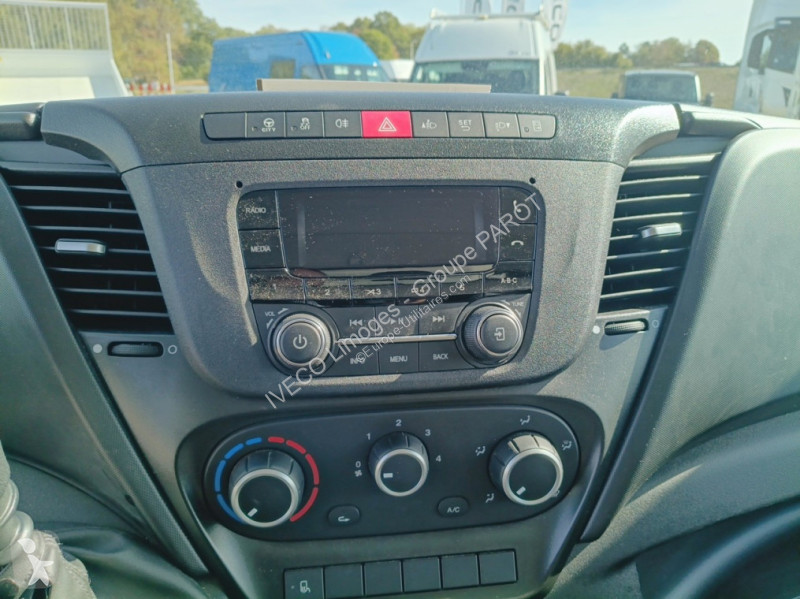 Véhicule utilitaire Iveco 35C16H empattement...