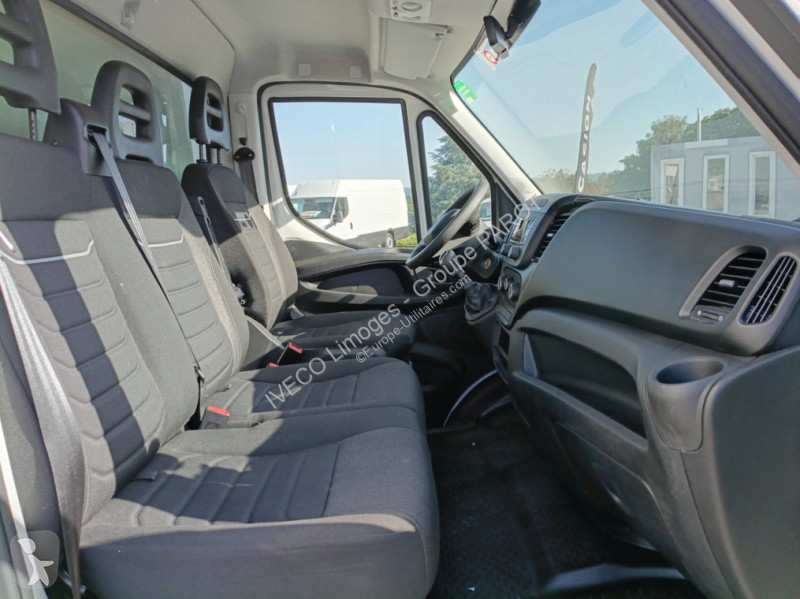 Véhicule utilitaire Iveco 35C16H empattement...