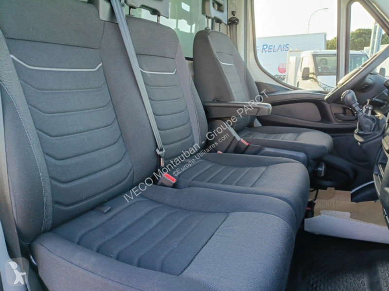 Véhicule utilitaire Iveco 35C16H empattement...