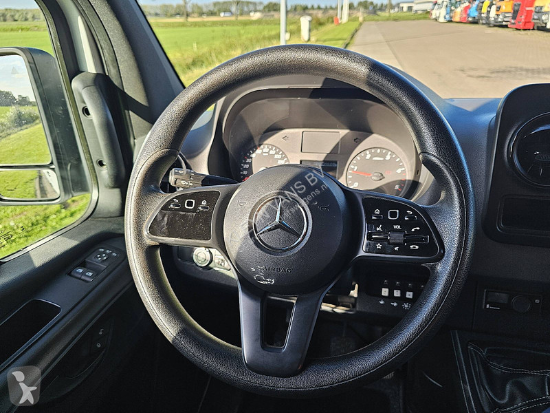 Véhicule utilitaire Mercedes 316 L2H2 RWD...