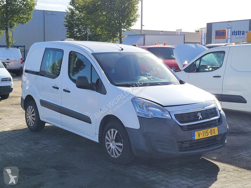 Véhicule utilitaire Peugeot 99pk