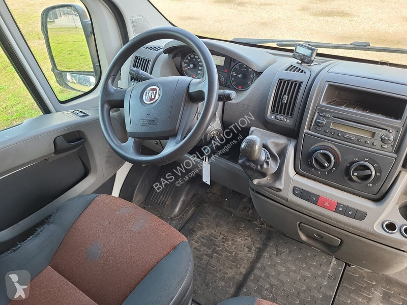 Véhicule utilitaire Fiat 120PK
