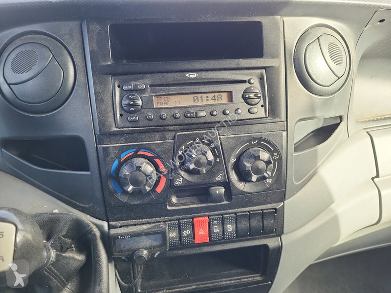Véhicule utilitaire Iveco 29L12