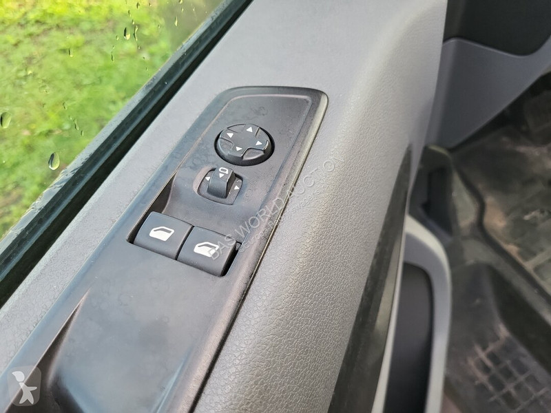 Véhicule utilitaire Peugeot 177pk