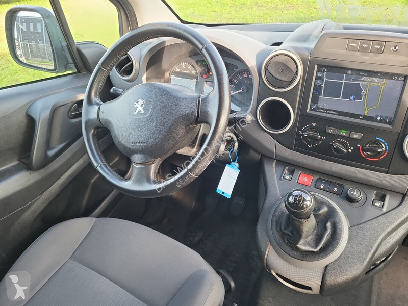 Véhicule utilitaire Peugeot 99pk