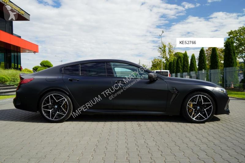 Véhicule utilitaire BMW M8