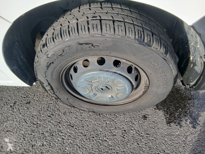 Véhicule utilitaire Renault 20M3 BACHE 145 CV...