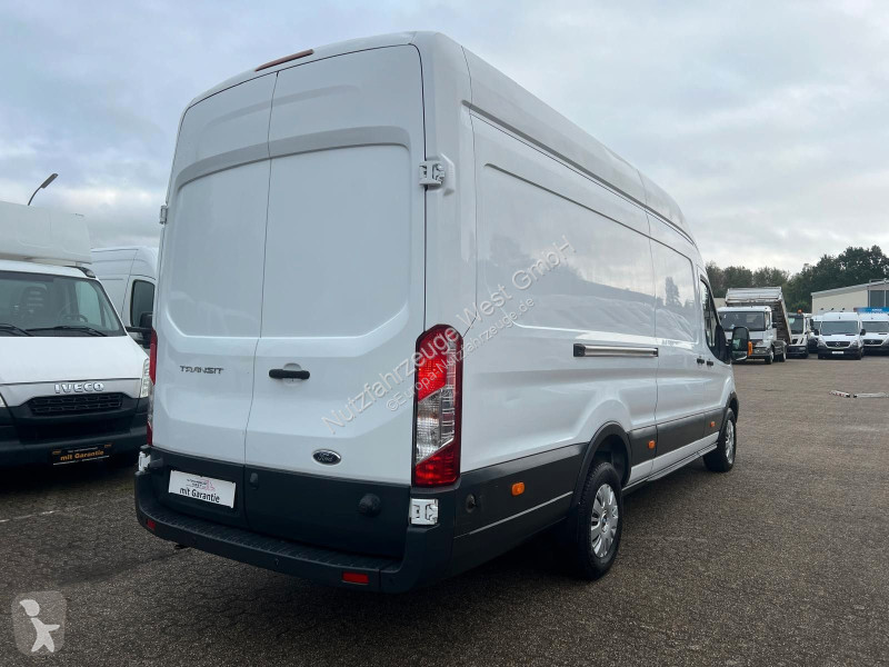 Véhicule utilitaire Ford 350 L4H3...