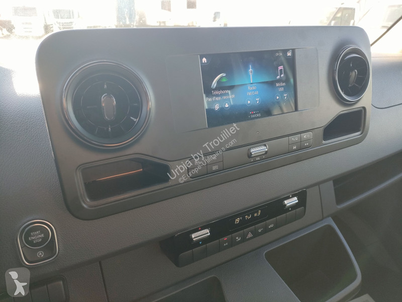Mercedes 20M3 FOURGON HAYON 3.5 T van