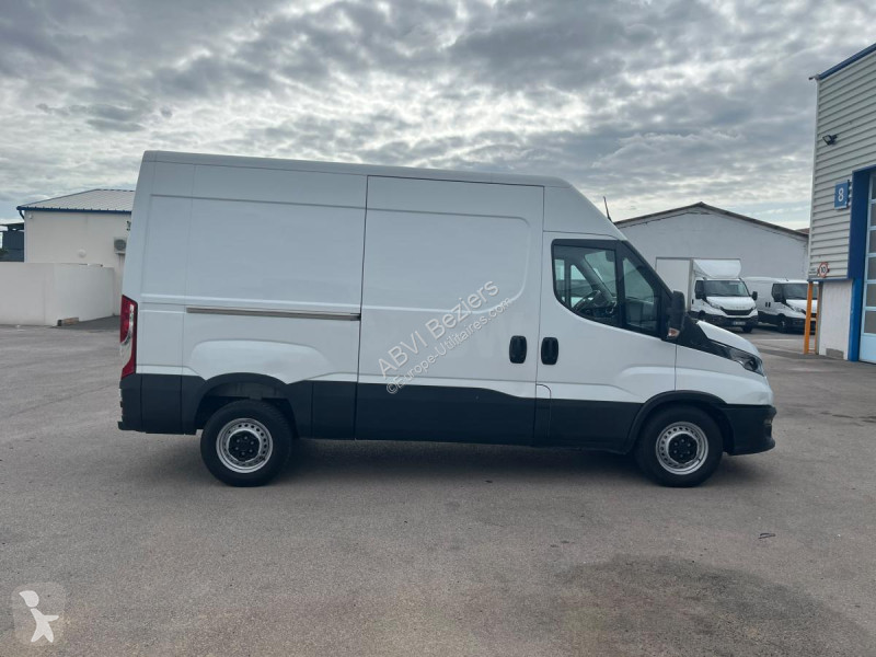 Iveco FOURGON 11M3 140CV CAMERA CARPLAY CLIM...
