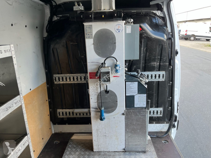 عربة نفعية Renault L2H2...
