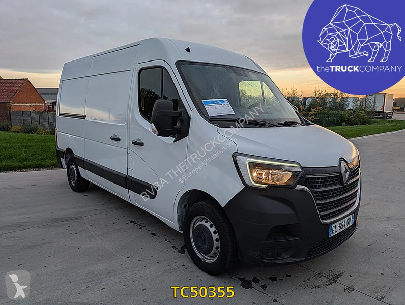 Renault 135 L2H2 van
