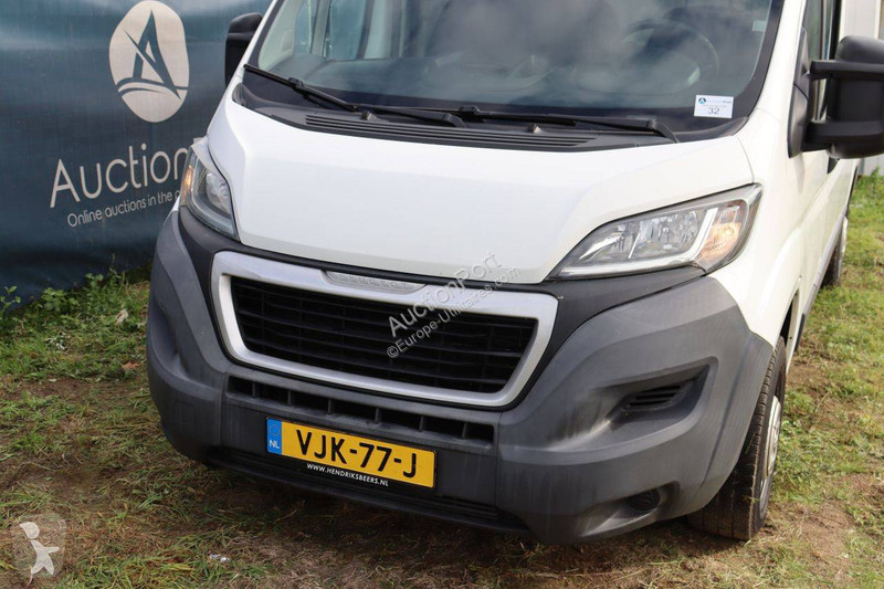 Véhicule utilitaire Peugeot
