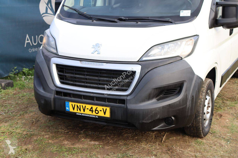 Véhicule utilitaire Peugeot