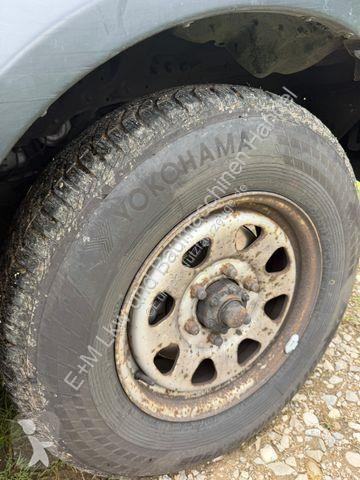 Véhicule utilitaire Nissan