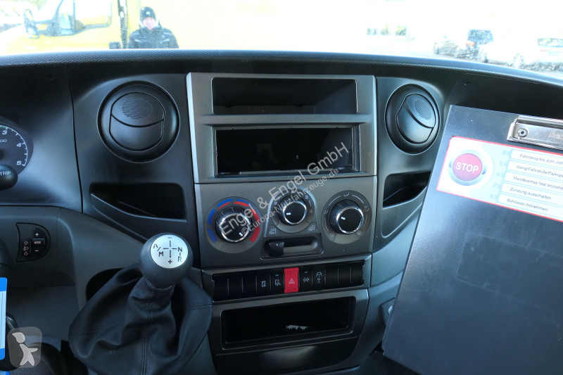 Iveco Daily 35 S11 C30C AUTOMATIK KAMERA Regale...