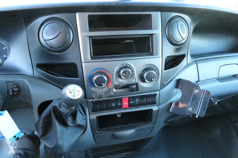Véhicule utilitaire Iveco Daily 35 S11 C30C...