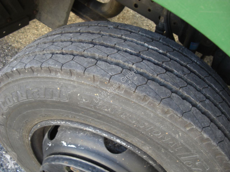 Bedrijfswagen Mercedes 823L