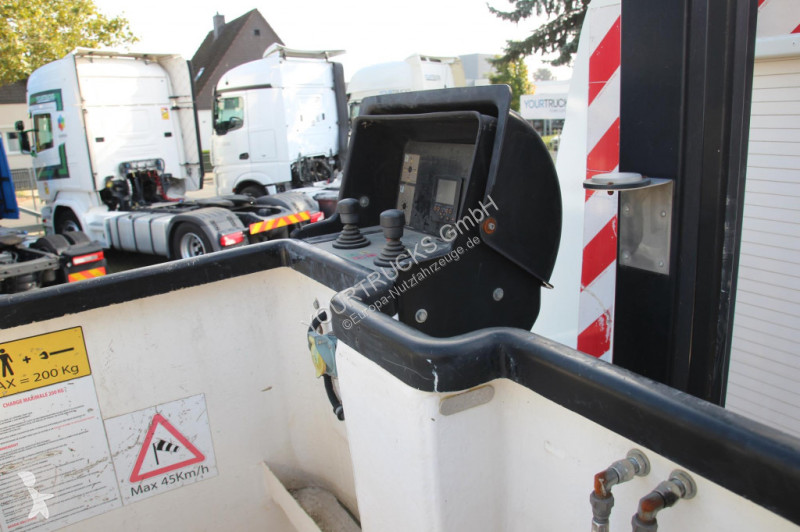 Véhicule utilitaire Iveco 70-170 EEV VDT-170-F...
