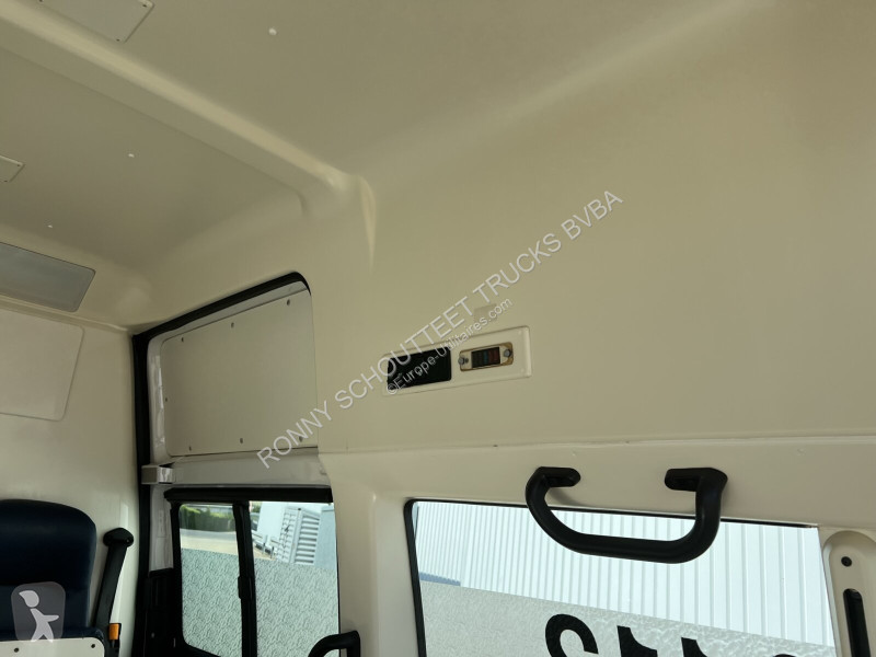 Véhicule utilitaire Volkswagen T5 2.0 TDI 4x2...