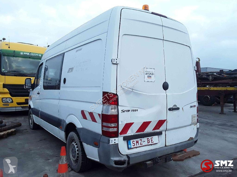 Veicolo commerciale Mercedes 311 accident