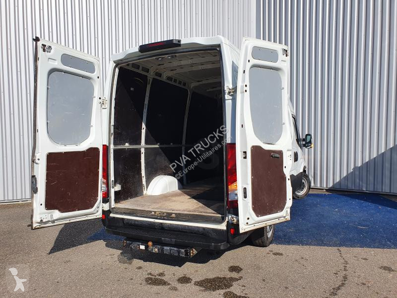 Véhicule utilitaire Iveco FGN 35 S 13 V12 H2...