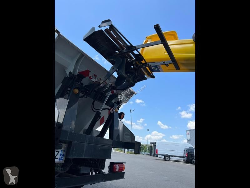Véhicule utilitaire Fuso
