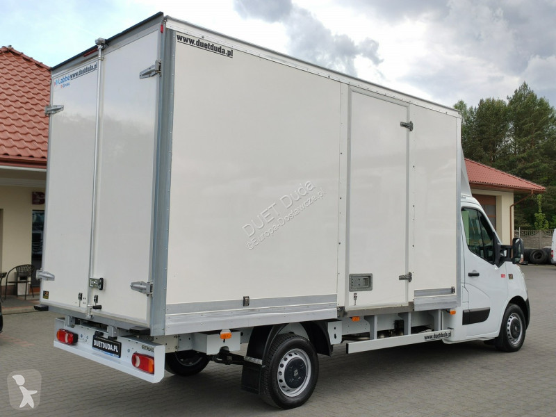 عربة نفعية Renault