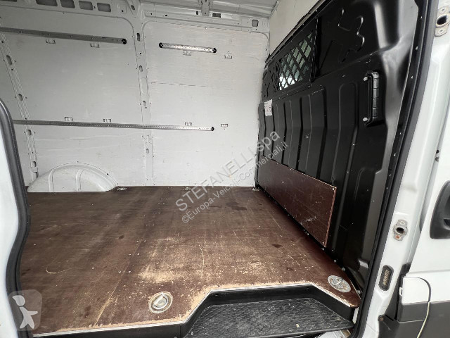 Veicolo commerciale Iveco DAILY 35S16 V
