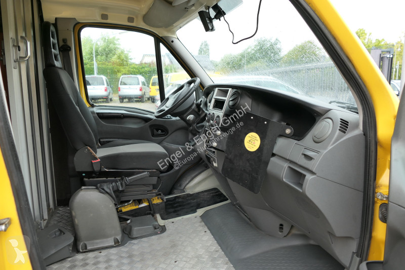 Autoutilitară Iveco Daily 35 S11 C30C AUTOMATIK...