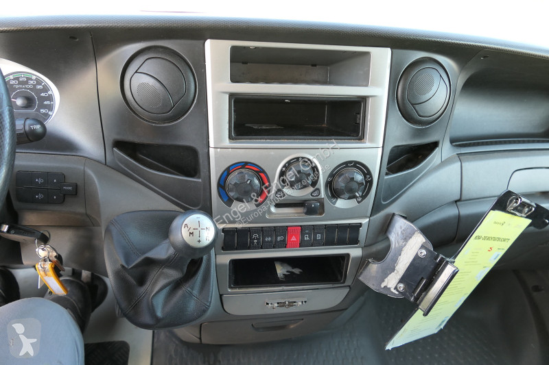 Veículo utilitário Iveco Daily 35 S11 C30C...