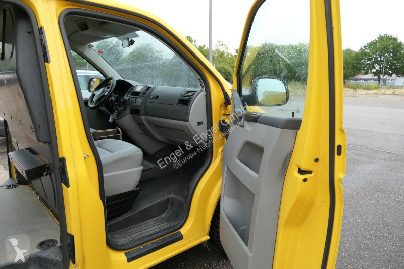 Véhicule utilitaire Volkswagen T5 Transporter...
