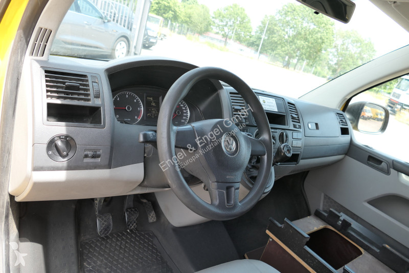 Autoutilitară Volkswagen T5 Transporter 2.0 TDI...