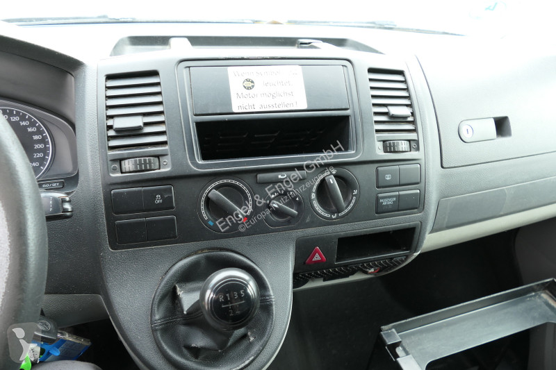 Véhicule utilitaire Volkswagen T5 Transporter...