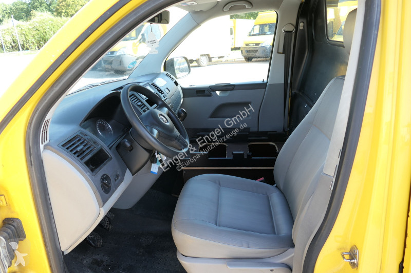 Véhicule utilitaire Volkswagen T5 Transporter...
