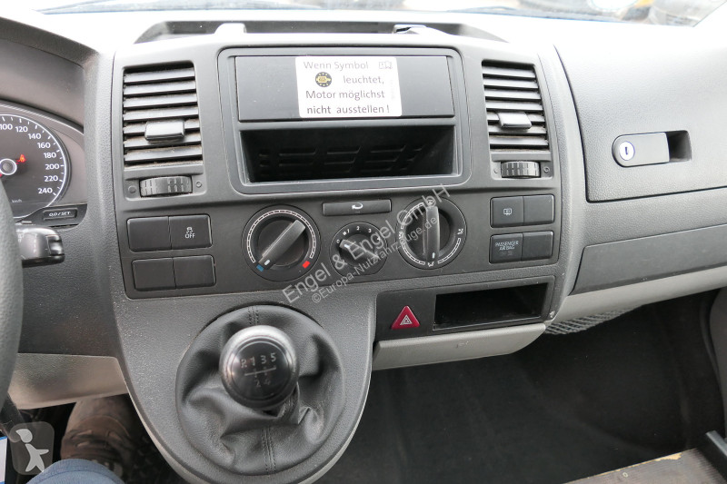 Véhicule utilitaire Volkswagen T5 Transporter...