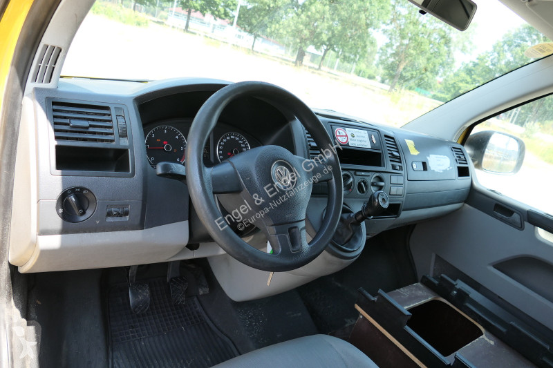 Véhicule utilitaire Volkswagen T5 Transporter...