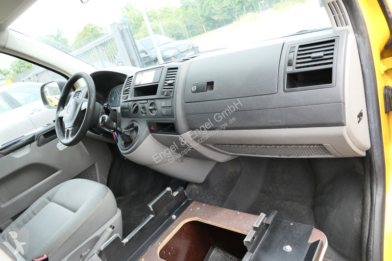 Véhicule utilitaire Volkswagen T5 Transporter...