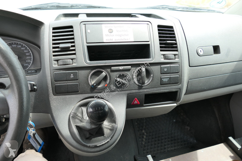 Véhicule utilitaire Volkswagen T5 Transporter...
