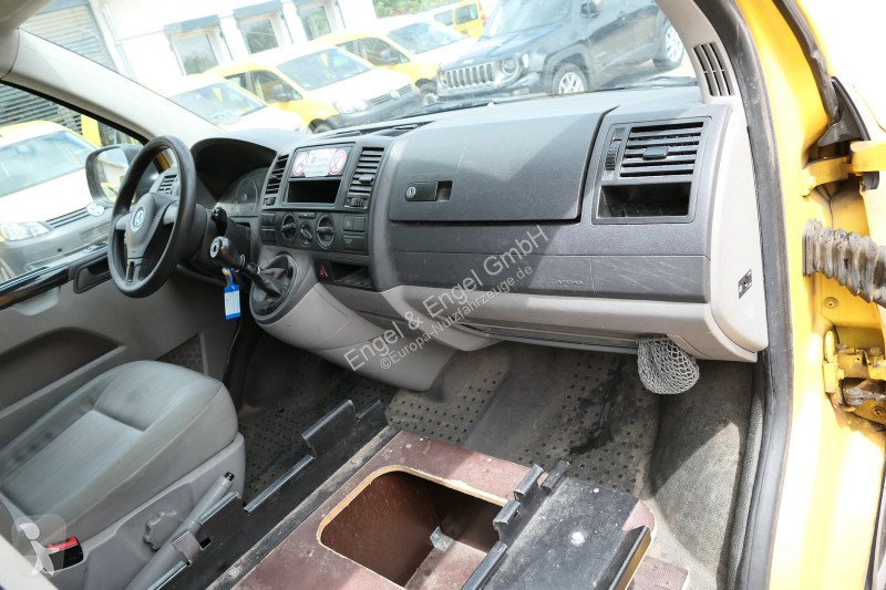 Autoutilitară Volkswagen T5 Transporter 2.0 TDI...