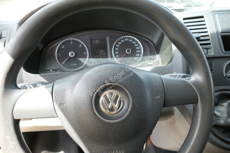Véhicule utilitaire Volkswagen T5 Transporter...