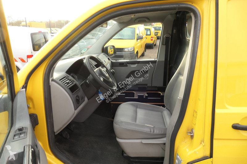 Véhicule utilitaire Volkswagen T5 Transporter...