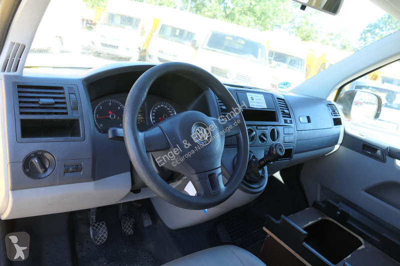 Véhicule utilitaire Volkswagen T5 Transporter...
